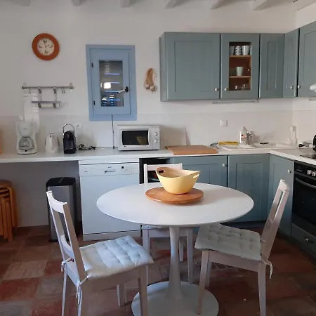 Yviskos Traditional Holiday home Chrisi Akti (Paros)